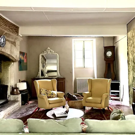 Charming Country With Fireplace Gasques